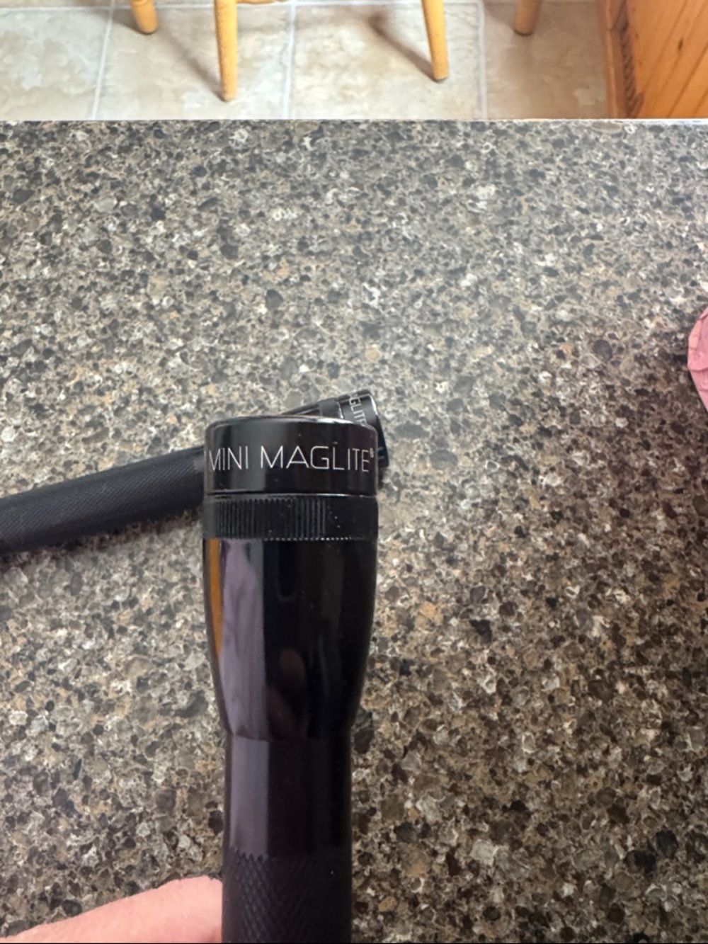 Pair of 2 Mini Maglite Black Flashlights - Picture 2 of 7